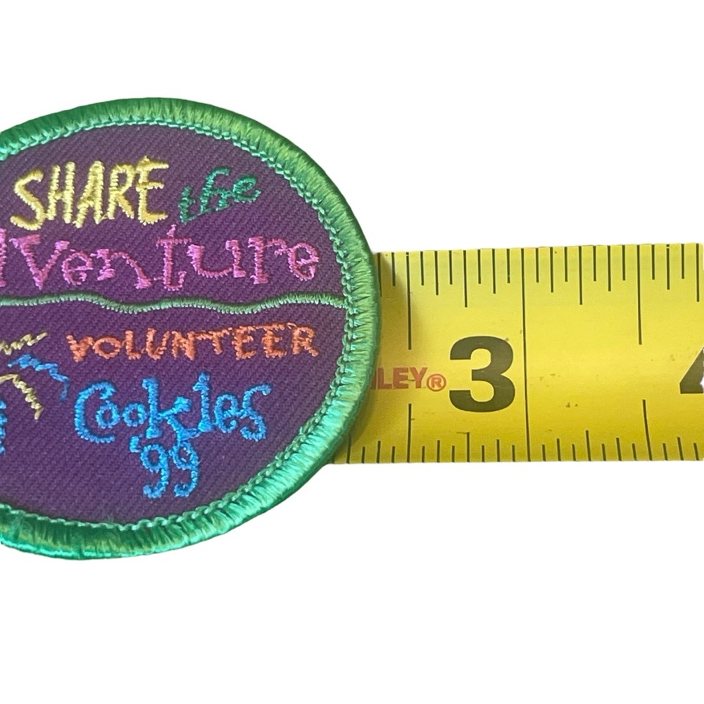 Vintage 99' Girl Scout Share The Adventure Patch NWOT - Picture 3 of 3